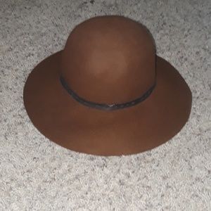Light brown wool floopy hat